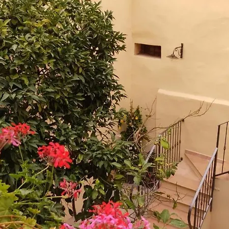 Domo Antiga Guest Гостевой дом 4*